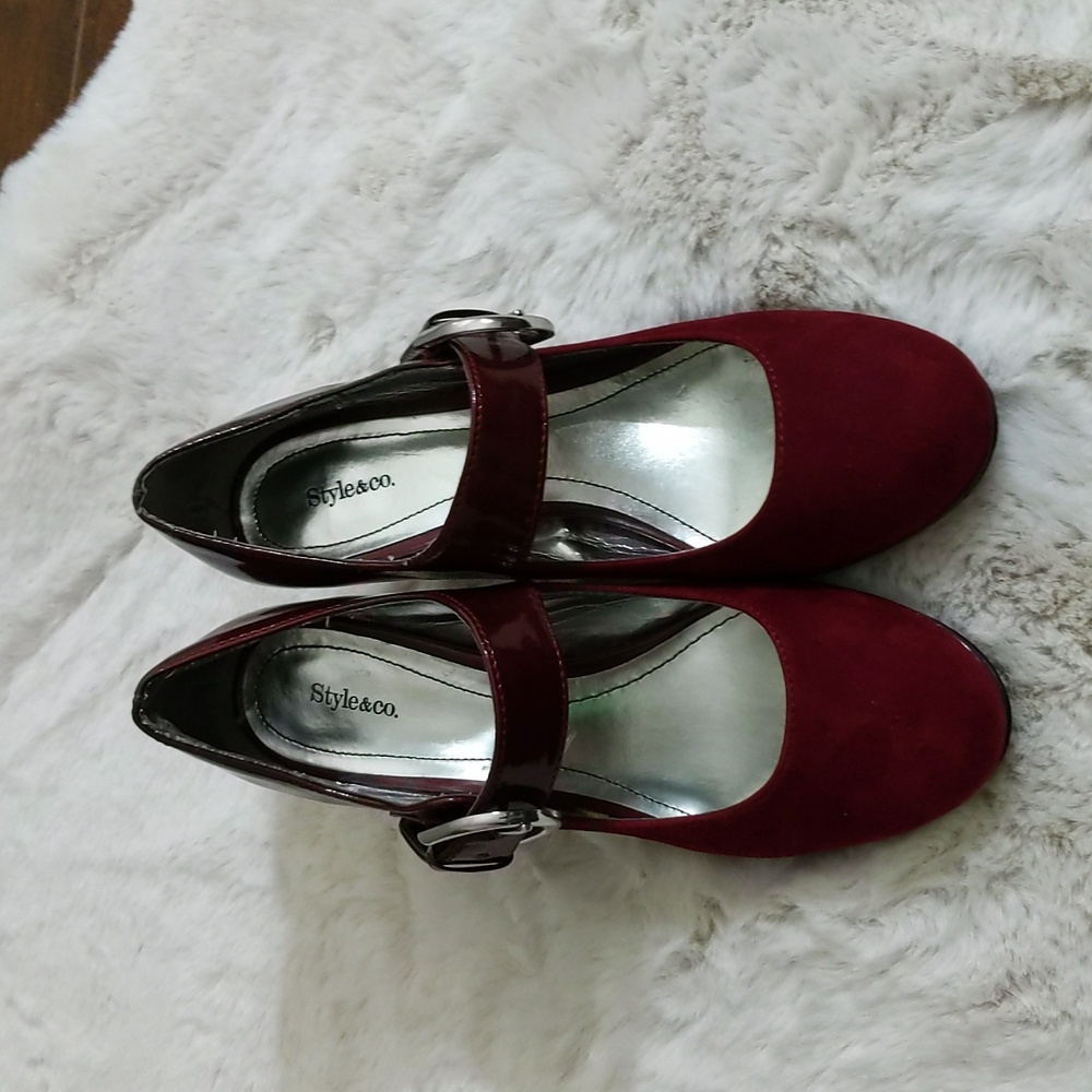 Style & Co| Vintage Burgundy suede high heel pump - Picture 3 of 14